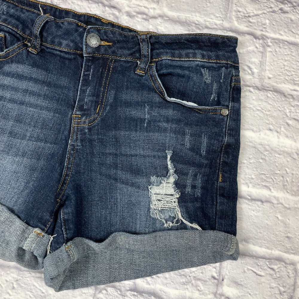 JUDY BLUE DARK WASH DISTRESSED CUFFED DENIM SHORTS MEDIUM - Picture 2 of 10